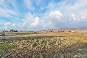 2775 4th St SE, East Wenatchee, WA 98802 - Photo 4