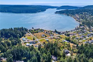 6608 Ivy St, Anacortes, WA 98221 - Photo 2