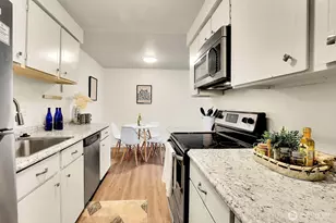 11112 NE 68th St, Kirkland, WA 98033 - Photo 10