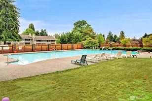 11112 NE 68th St, Kirkland, WA 98033 - Photo 2