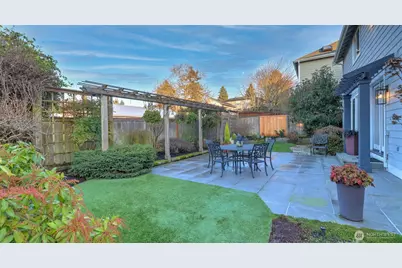 1110 N 27th Place, Renton, WA 98056 - Photo 16