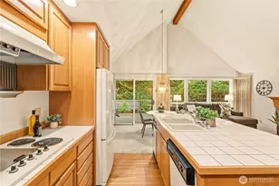 1726 Bellevue Way NE, Bellevue, WA 98004 - Photo 20