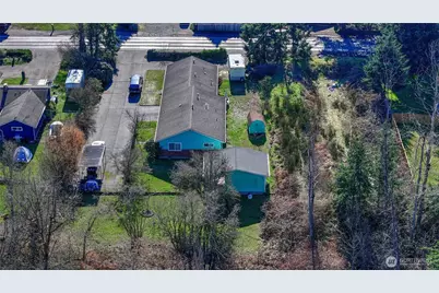 305 138th Street E, Tacoma, WA 98445 - Photo 10