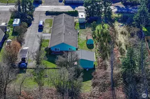 305 138 St E, Tacoma, WA 98445 - Photo 10