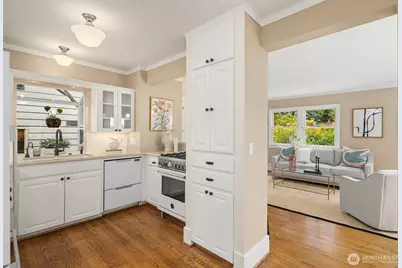 3832 48th Avenue NE, Seattle, WA 98105 - Photo 10