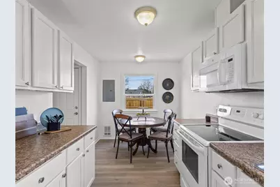 6802 S Oakes Street #1, Tacoma, WA 98409 - Photo 2