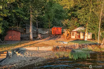23 Yurt E Lake Sammamish Parkway NE, Sammamish, WA 98074 - Photo 16