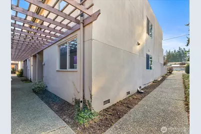 8225 212th Street SW #302, Edmonds, WA 98026 - Photo 14