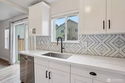 6474 Park Street E, Fife, WA 98424 - Photo 10