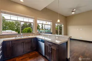 4020 NE 3rd Pl, Renton, WA 98056 - Photo 6