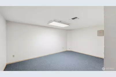 18432 W Lake Desire Drive SE, Renton, WA 98058 - Photo 32