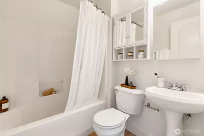 206 24th Avenue E, Seattle, WA 98112 - Photo 22