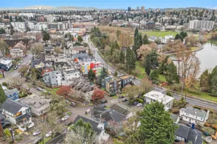 7423 Sunnyside Ave N, Seattle, WA 98103 - Photo 36