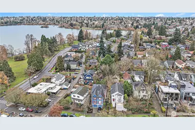 7423 Sunnyside Avenue N, Seattle, WA 98103 - Photo 32