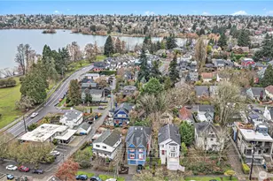 7423 Sunnyside Ave N, Seattle, WA 98103 - Photo 32