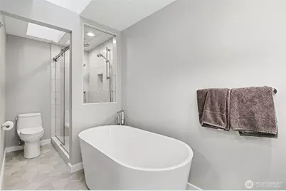 7423 Sunnyside Avenue N, Seattle, WA 98103 - Photo 18