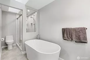 7423 Sunnyside Ave N, Seattle, WA 98103 - Photo 18