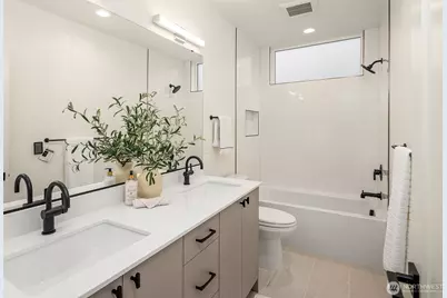 4406 1st Avenue NE, Seattle, WA 98105 - Photo 18