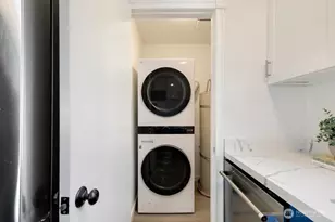 8401 25th Ave SW, Seattle, WA 98106 - Photo 10