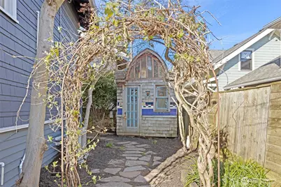 4228 Eastern Avenue N, Seattle, WA 98103 - Photo 24