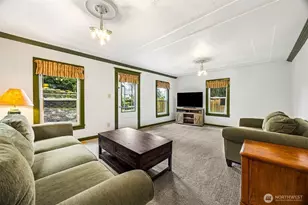 15648 10th Ave SW, Burien, WA 98166 - Photo 2