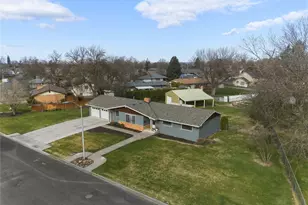 305 NE A St, College Place, WA 99324 - Photo 40