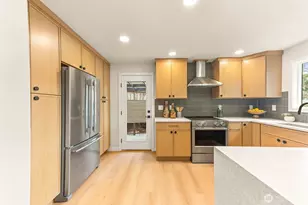 2604 NE 82nd St, Seattle, WA 98115 - Photo 10