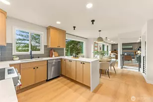 2604 NE 82nd St, Seattle, WA 98115 - Photo 12