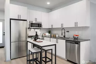 8338 27th Ave NW, Seattle, WA 98117 - Photo 10