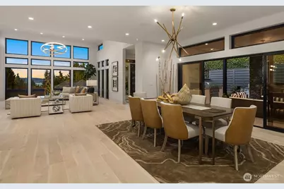 9607 NE 30th Place, Clyde Hill, WA 98004 - Photo 16