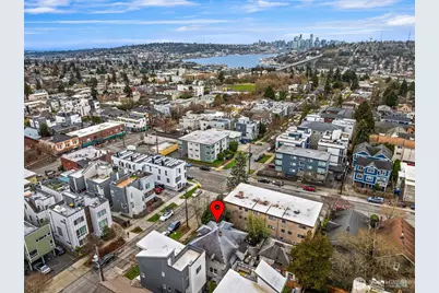 4309 Evanston Avenue N, Seattle, WA 98103 - Photo 2