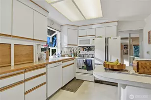 19640 SE 29th St, Sammamish, WA 98075 - Photo 10