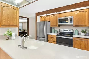 16602 NE 18th St, Bellevue, WA 98008 - Photo 12