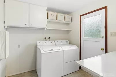 16602 NE 18th Street, Bellevue, WA 98008 - Photo 18