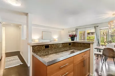 3661 Phinney Avenue N #208, Seattle, WA 98103 - Photo 8