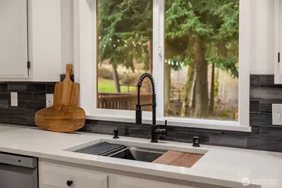 16437 241st Avenue SE, Issaquah, WA 98027 - Photo 10