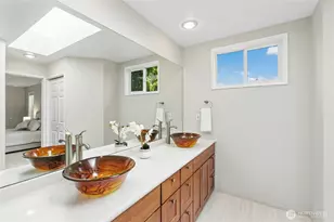 4310 209th Ave NE, Sammamish, WA 98074 - Photo 18
