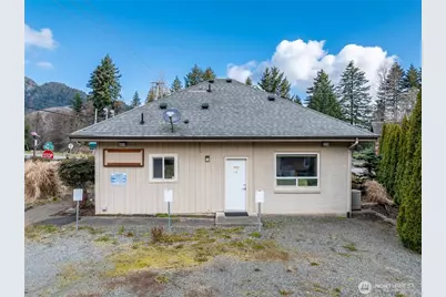 101 E Main Avenue, Morton, WA 98356 - Photo 6