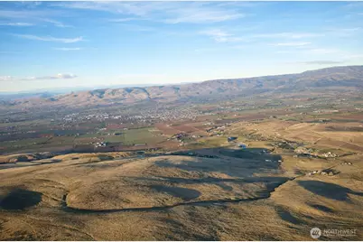 100 Orchard Road, Wapato, WA 98936 - Photo 10