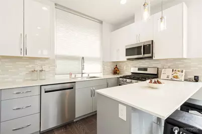 947 NW 56th Street, Seattle, WA 98107 - Photo 4