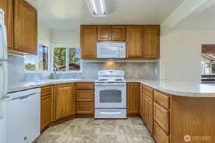 226 SW Davis Ave, College Place, WA 99324 - Photo 8