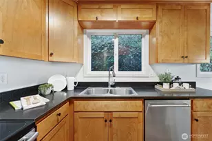 2941 76th Ave SE, Mercer Island, WA 98040 - Photo 12