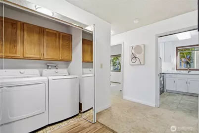 12840 SE 40th Court #B2, Bellevue, WA 98006 - Photo 14