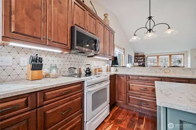 804 Edinburgh Court, Kelso, WA 98626 - Photo 16