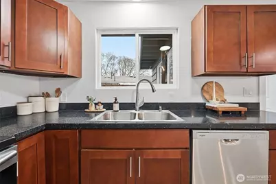 6609 Avondale Road SW, Lakewood, WA 98499 - Photo 8