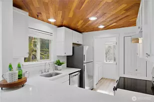 8111 146th Ct NE, Redmond, WA 98052 - Photo 10