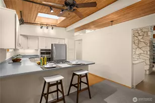 8416 SE 36th St, Mercer Island, WA 98040 - Photo 6