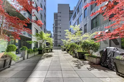 76 Cedar Street #603, Seattle, WA 98121 - Photo 20