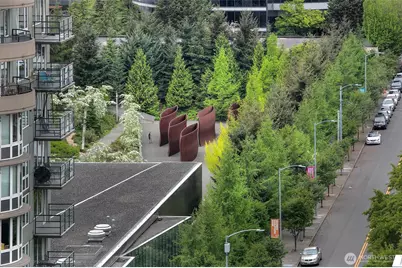 76 Cedar Street #603, Seattle, WA 98121 - Photo 32