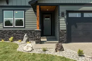 763 NW Shire St, Oak Harbor, WA 98277 - Photo 2